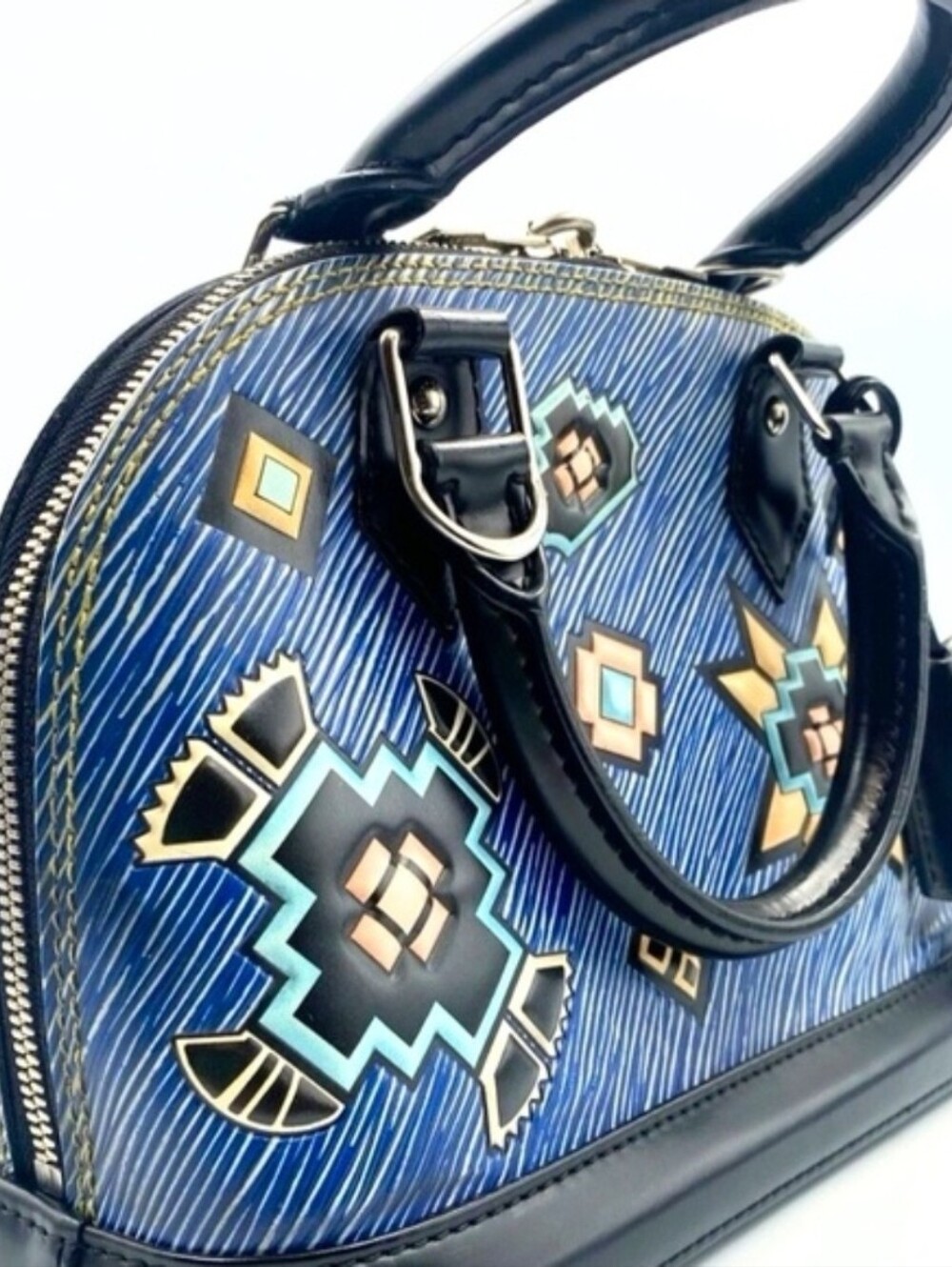 LOUIS VUITTON Epi Azteque Alma BB in Denim Light - Picture 4 of 14